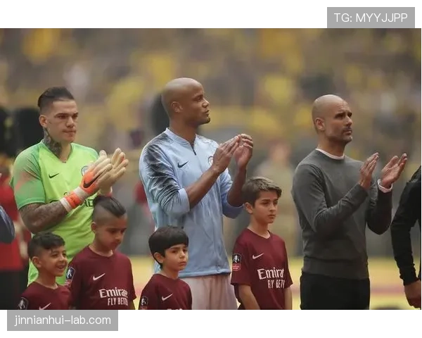 孔帕尼与马丁内斯的防守覆盖如何体现体系分散化趋势